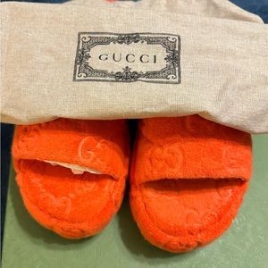 Gucci platform slides; 38.5